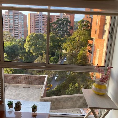 Apartasuite Moderna - En El Corazon Del Poblado Medellín Eksteriør bilde